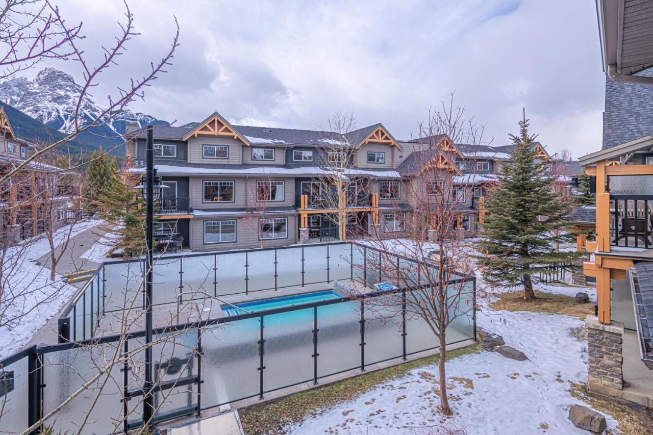 Copperstone Resort - Mountain View 2 Bedroom Condo Canmore Esterno foto