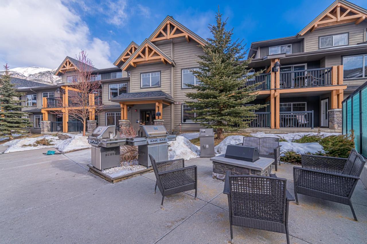 Copperstone Resort - Mountain View 2 Bedroom Condo Canmore Esterno foto